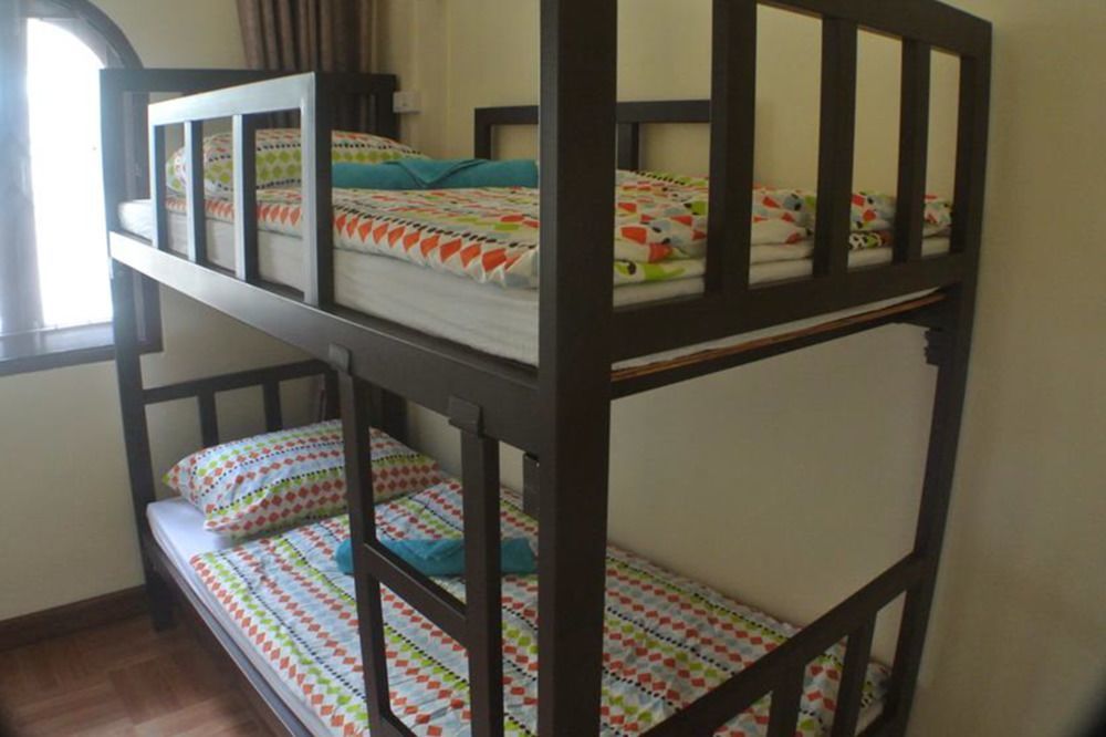 Bed Dee Time Hostel Bangkok Exterior photo