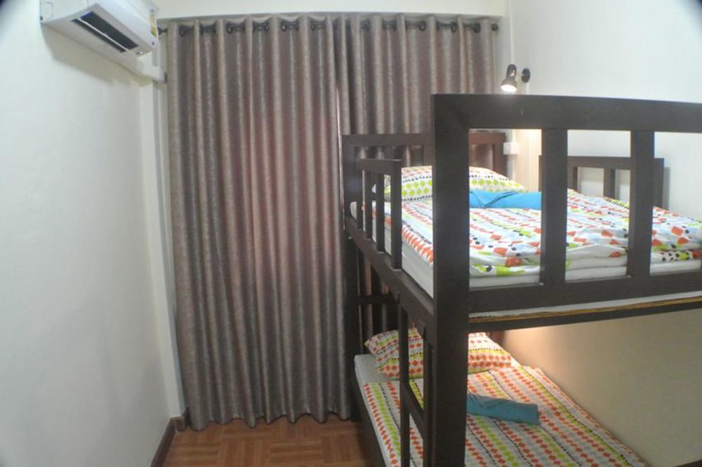 Bed Dee Time Hostel Bangkok Exterior photo