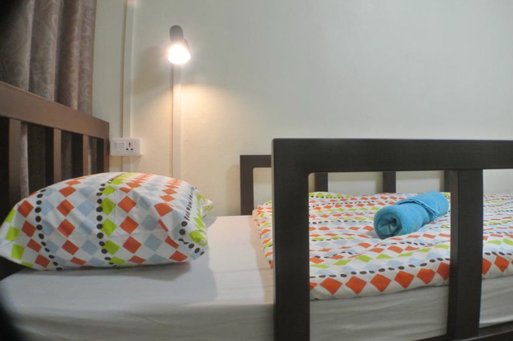 Bed Dee Time Hostel Bangkok Exterior photo