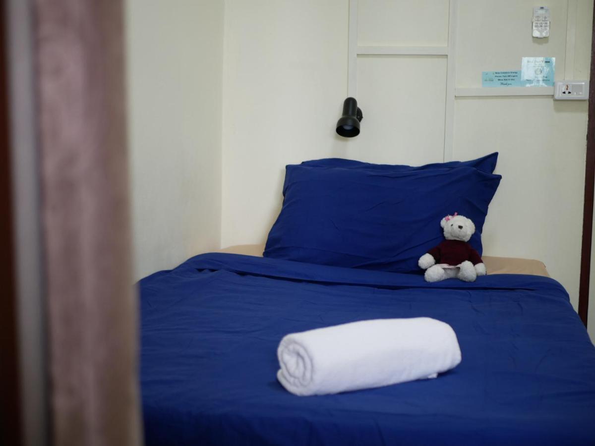 Bed Dee Time Hostel Bangkok Exterior photo