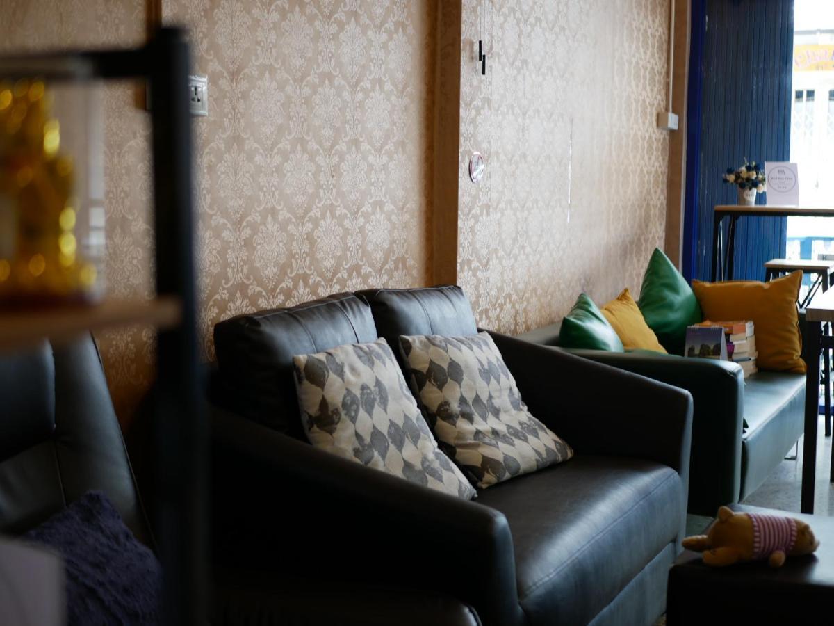Bed Dee Time Hostel Bangkok Exterior photo