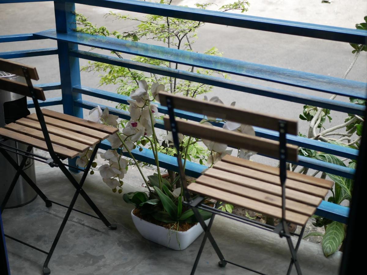 Bed Dee Time Hostel Bangkok Exterior photo