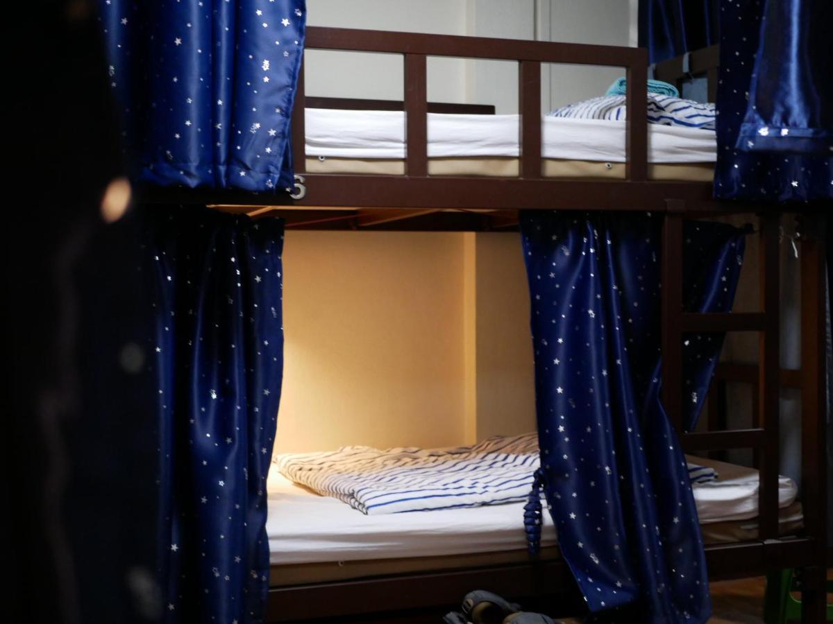 Bed Dee Time Hostel Bangkok Exterior photo