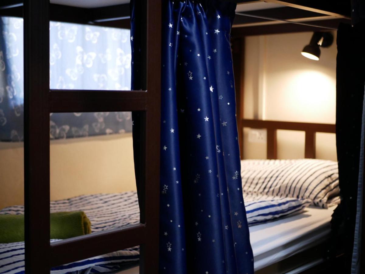 Bed Dee Time Hostel Bangkok Exterior photo