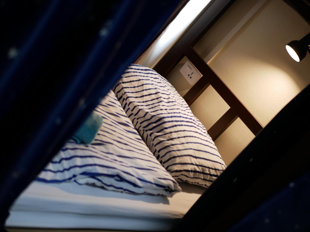 Bed Dee Time Hostel Bangkok Exterior photo