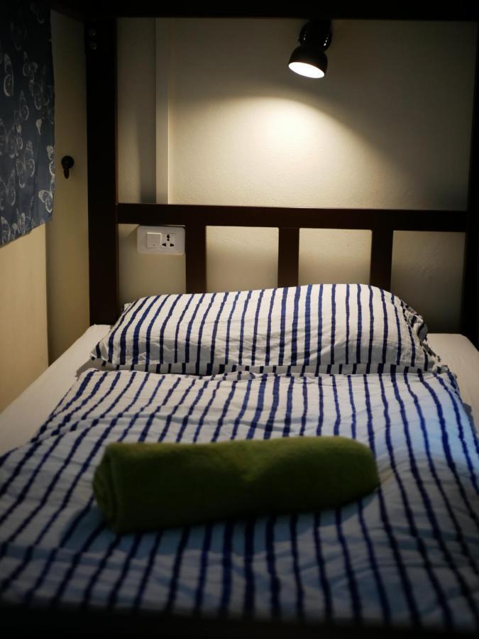 Bed Dee Time Hostel Bangkok Exterior photo
